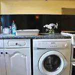 Comfortable 2 Bed With Garden - Parking 아파트 *
