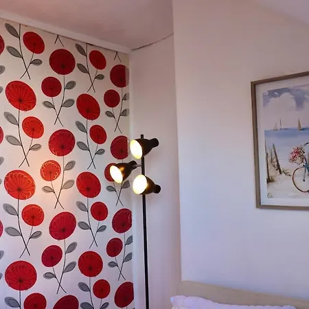 Comfortable 2 Bed With Garden - Parking 利兹