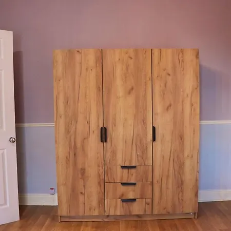 Comfortable 2 Bed With Garden - Parking * 利兹