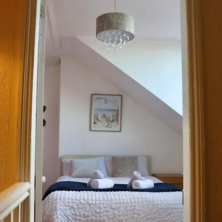 公寓 Comfortable 2 Bed With Garden - Parking