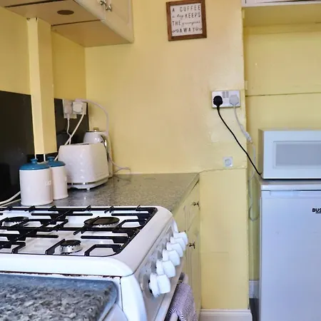 Comfortable 2 Bed With Garden - Parking 公寓 利兹