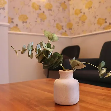 Comfortable 2 Bed With Garden - Parking Διαμέρισμα *