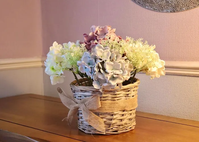 Comfortable 2 Bed With Garden - Parking דירה