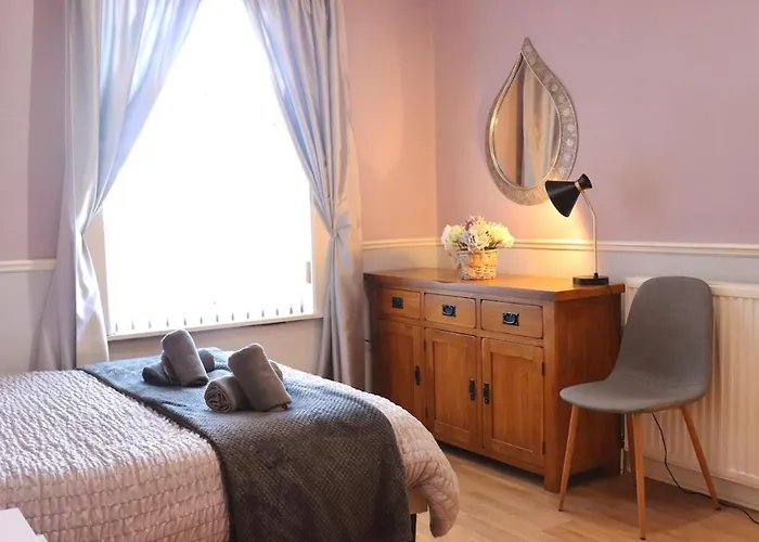 Apartament Comfortable 2 Bed With Garden - Parking *