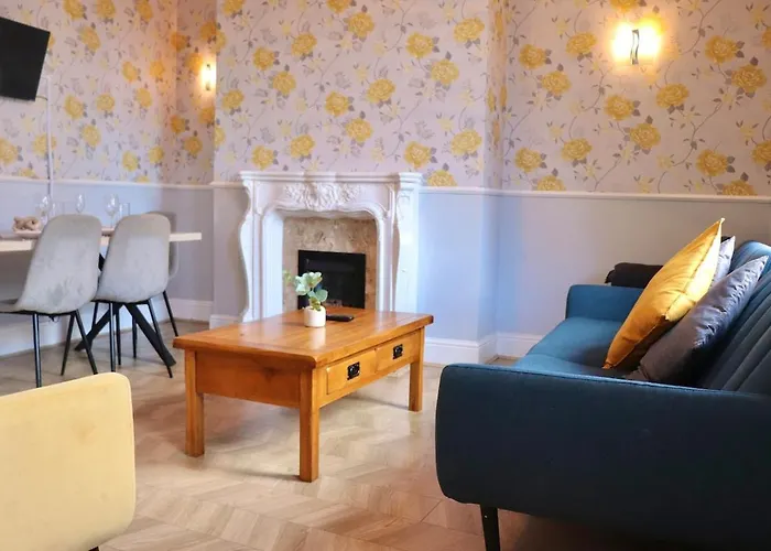 Apartament Comfortable 2 Bed With Garden - Parking Leeds (West Yorkshire)