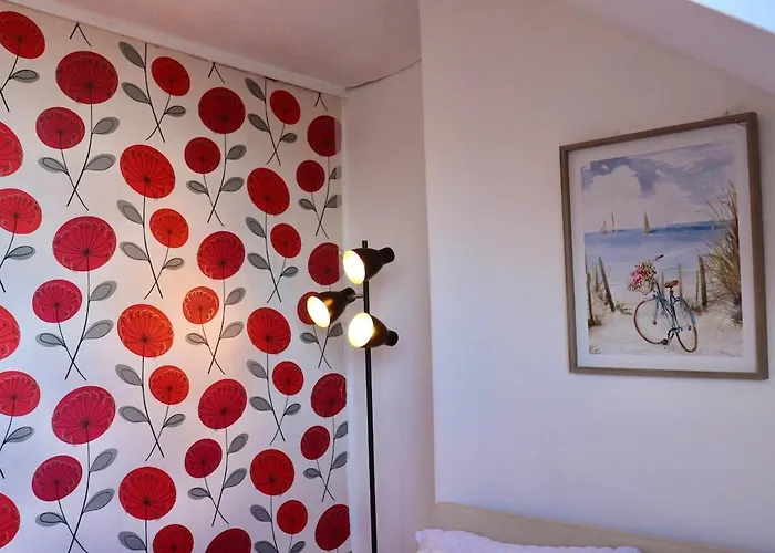 Comfortable 2 Bed With Garden - Parking Leeds (West Yorkshire)