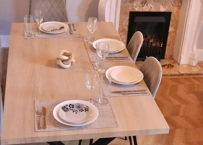 Appartement Comfortable 2 Bed With Garden - Parking