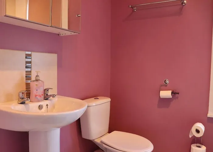 Comfortable 2 Bed With Garden - Parking Appartement