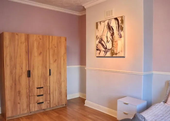 Appartement Comfortable 2 Bed With Garden - Parking *