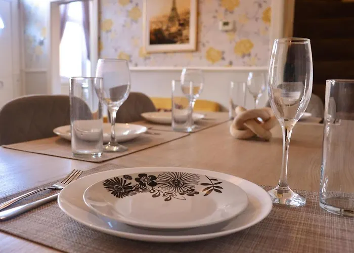 Appartement Comfortable 2 Bed With Garden - Parking