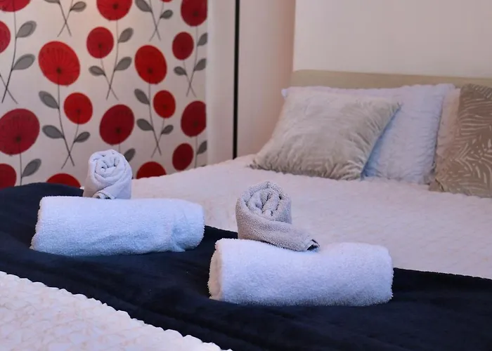 Comfortable 2 Bed With Garden - Parking * Leeds (West Yorkshire)